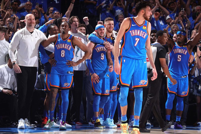 今夜孟菲斯灰熊备战NBA季后赛俄克拉荷马雷霆临场应变备战欧冠，网友：今晨费耶诺德备战欧联的简单介绍